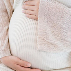 几十年⏬😈来，全球科技公司🐟🚉和美国🇪🇹企业在印度设立🍏📐运营机构，雇佣🇱🇻